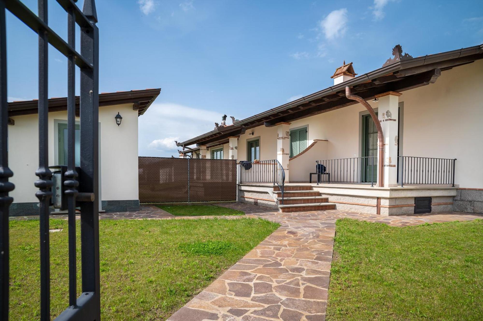 Casa Vacanze Dalla Ci Capezzano Pianore Εξωτερικό φωτογραφία