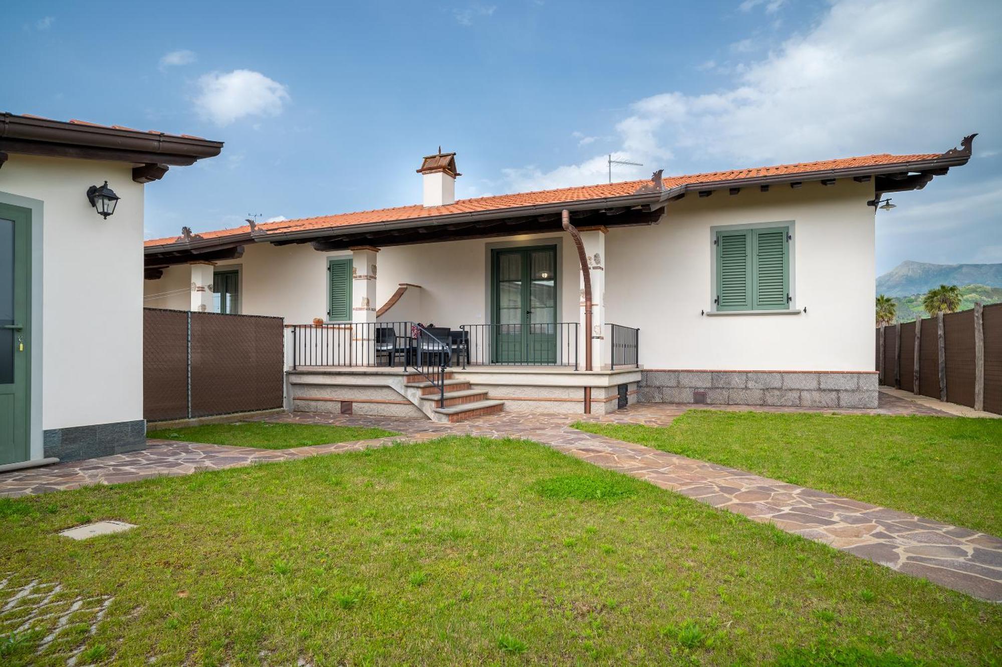 Casa Vacanze Dalla Ci Capezzano Pianore Εξωτερικό φωτογραφία
